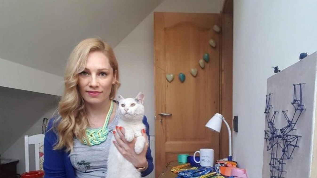 Cate Blanchett magyar fénydublőre madarakon segít