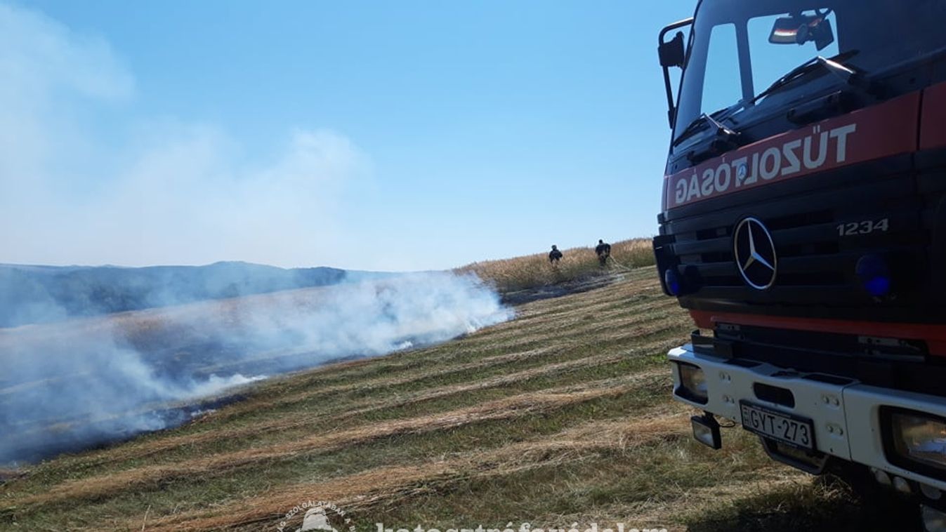 Szabadtéri tüzekhez vonultak pénteken a nógrádi tűzoltók
