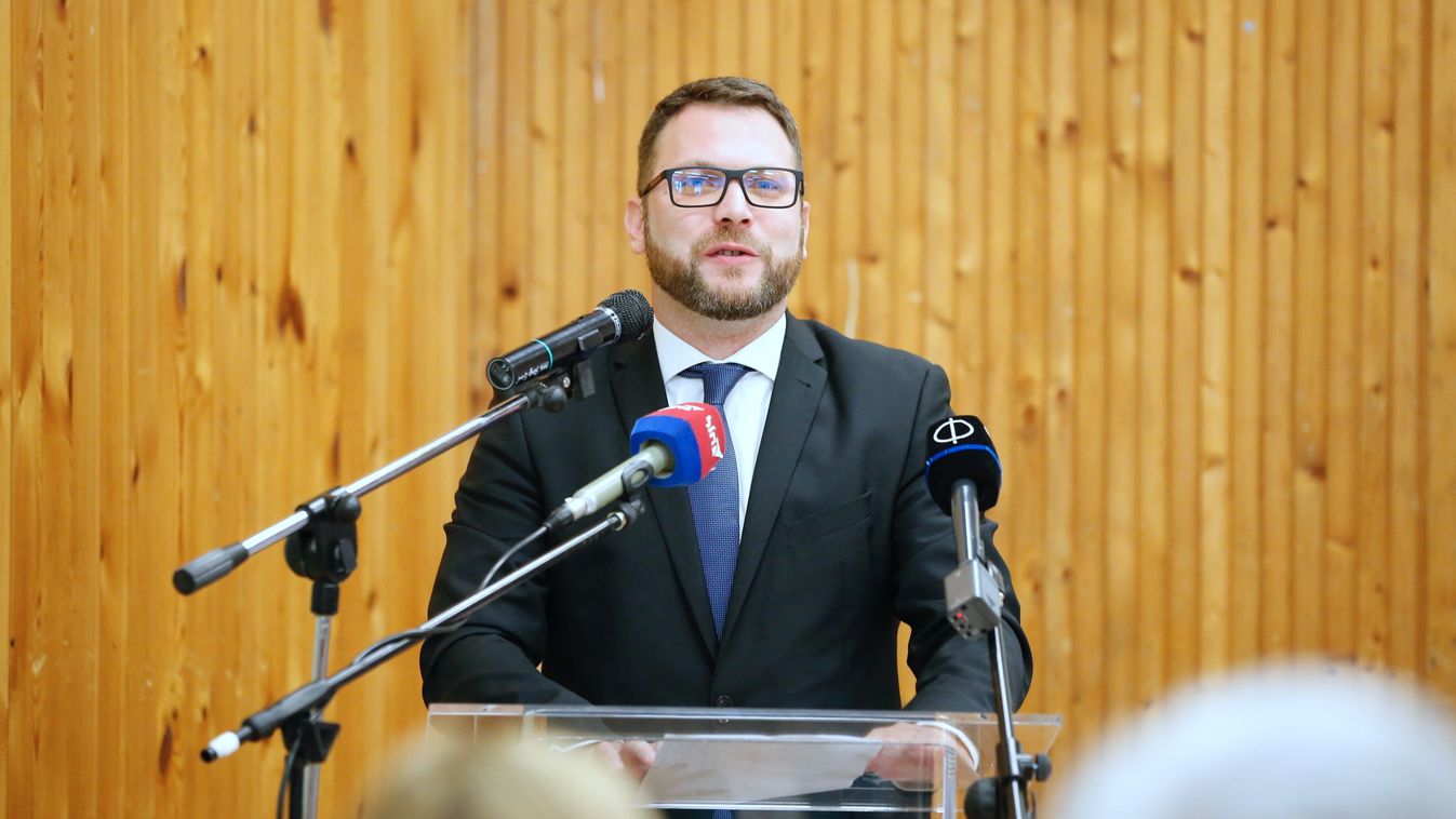 Schanda Tamás: jócskán 250 ezer alatt a nyilvántartott álláskeresők száma