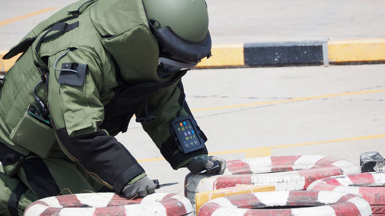 Szovjet légibombát találtak egy gyerekszoba padlója alatt