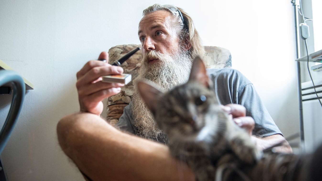 Örömmel osztja meg másokkal a vidéken meglelt nyugalmat