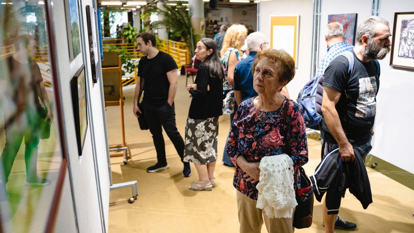 Különleges címmel nyílt meg a salgótarjáni Balassi Bálint Asztaltársaság őszi tárlata