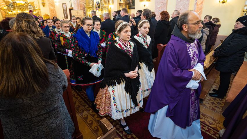 NOOL – Három nép imája szállt Bujákon Esterházy János boldoggá avatásáért (fotók)