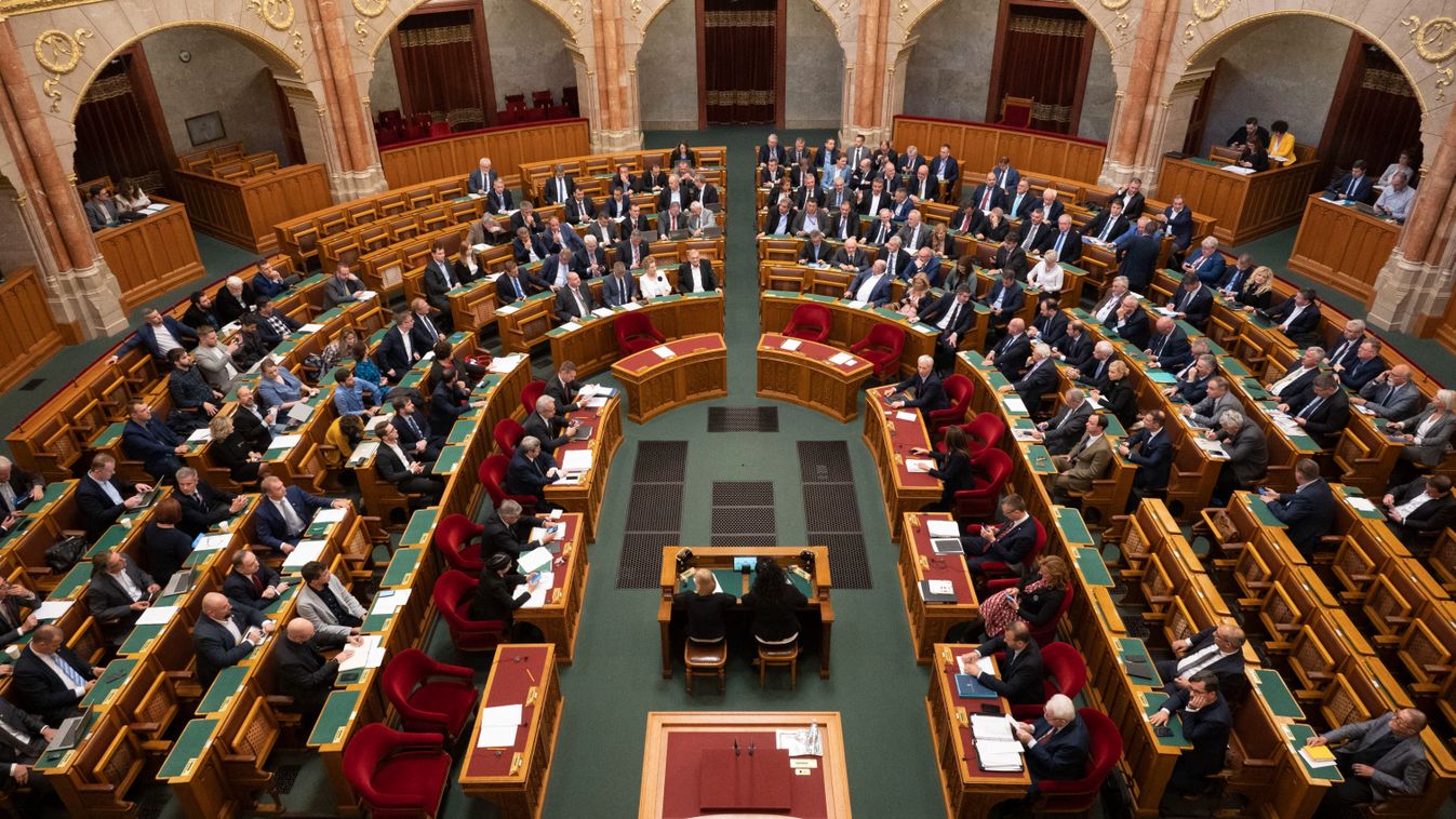 Elfogadta az Országgyűlés a békepárti határozatot – a baloldal nemet mondott rá
