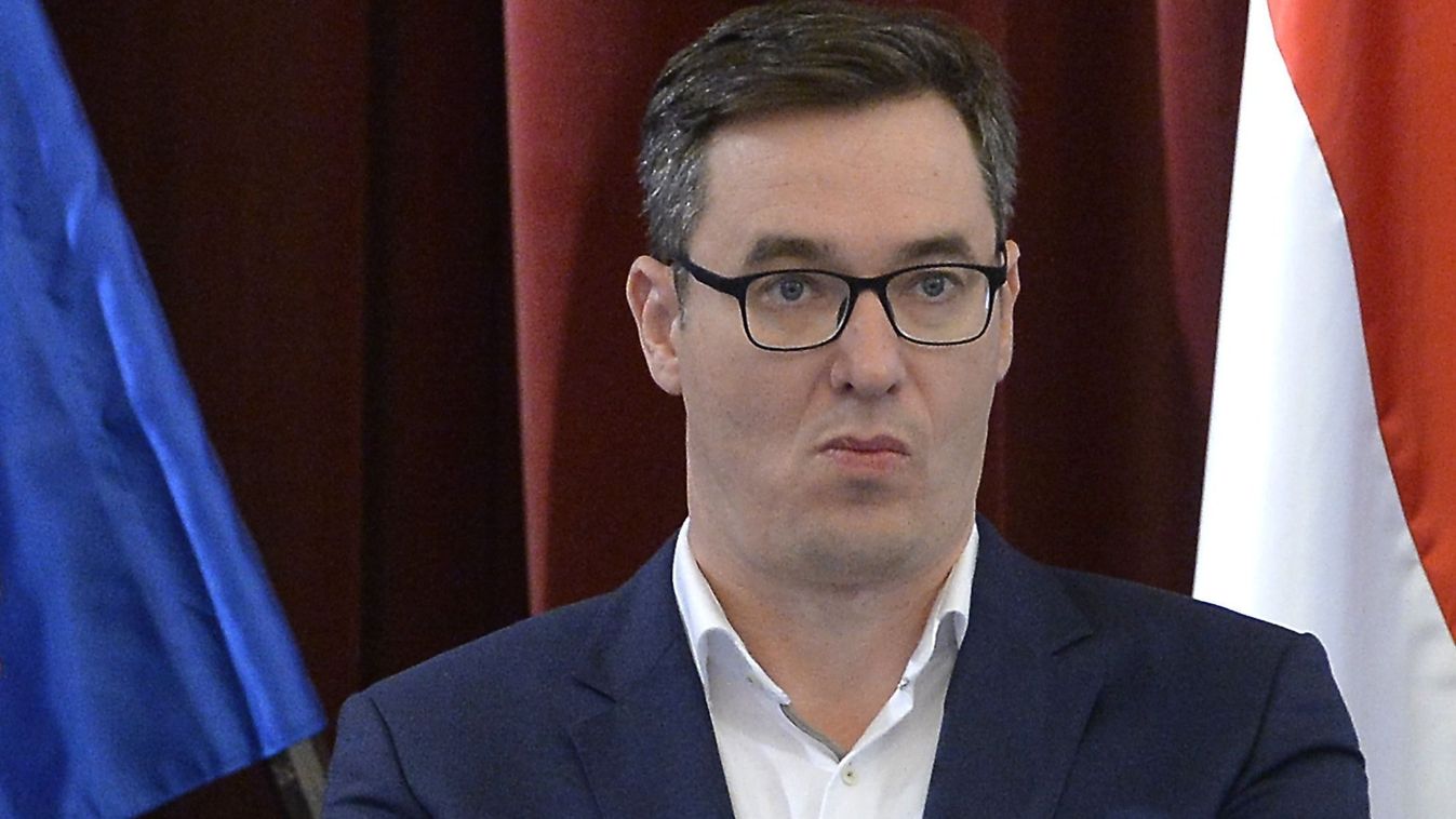 Ismét nehézséget okozott Karácsony Gergelynek az angol nyelv (videó)