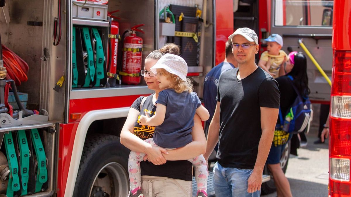 Gyerekek látogattak el a nógrádi tűzoltólaktanyákba