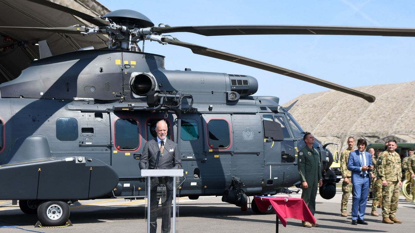 Átadták a honvédség új helikoptereit (videó, fotók)