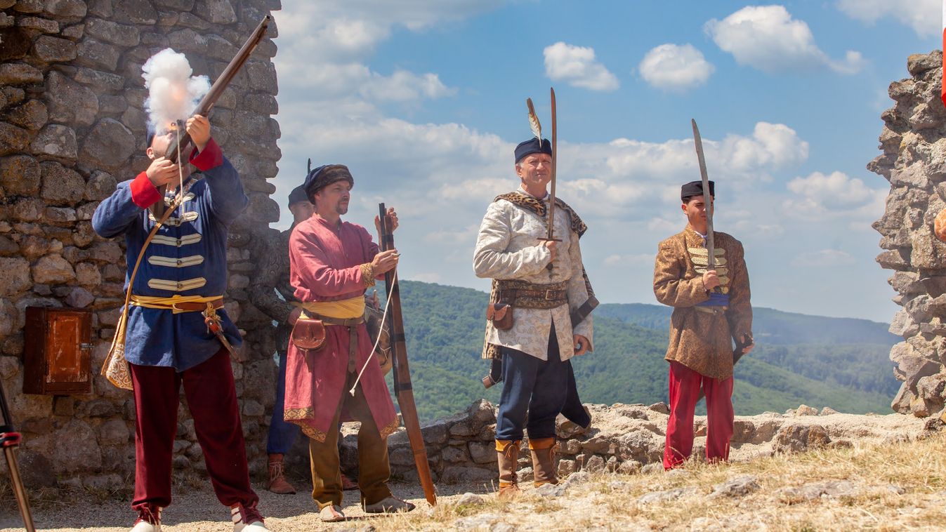 Drégely várának 471 évvel ezelőtti ostromára emlékeztek
