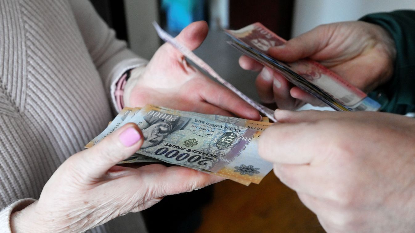 Halottak járadékait tette zsebre a postás