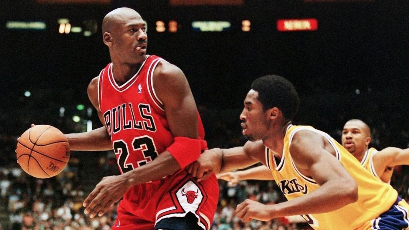 Rekordáron kelt el hat darab Michael Jordan-kosárcipő