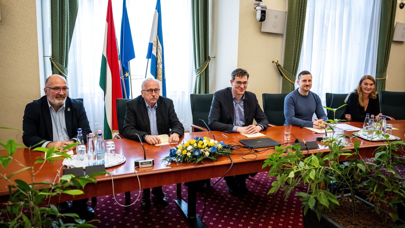 Terézváros pénzeli Soros György kedvenceit