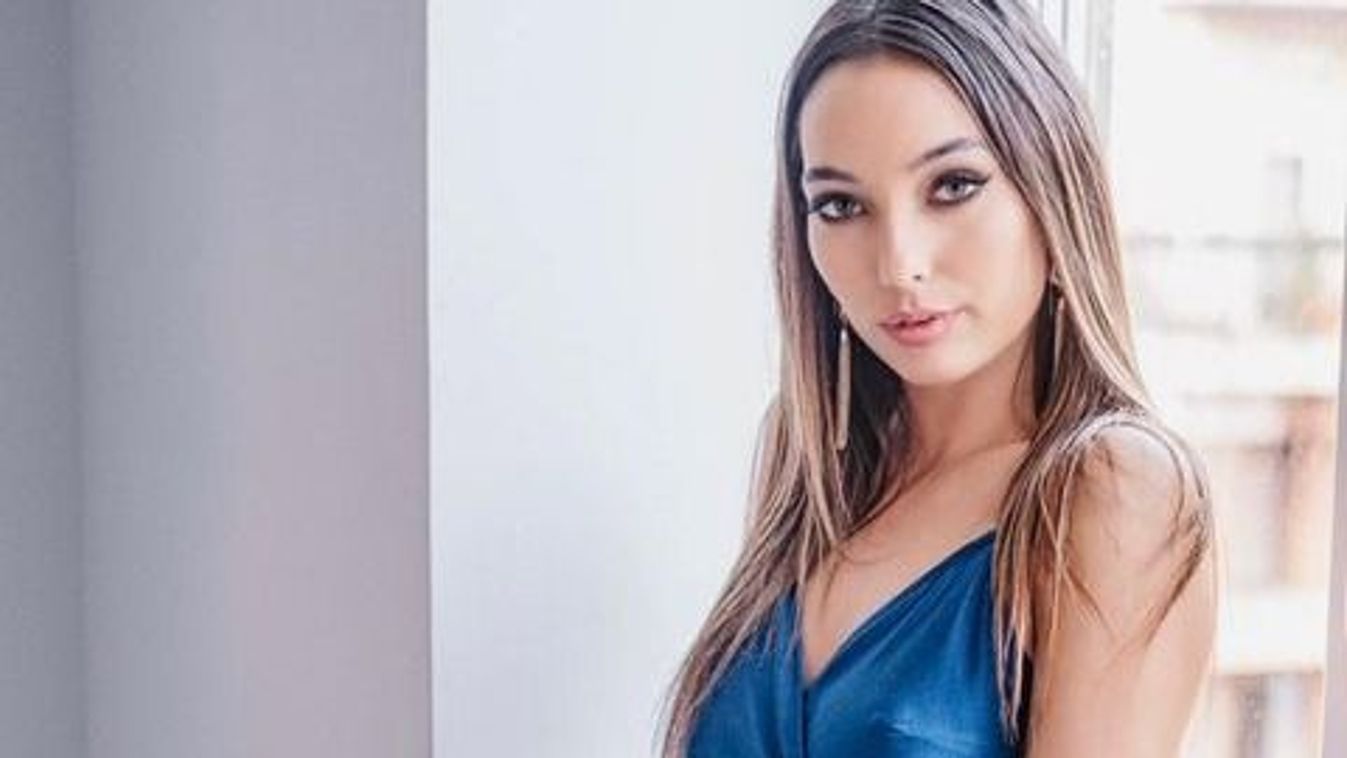 Hunyadi Donatella bedurvult, a legkisebb fehérneműjében mutatta meg magát