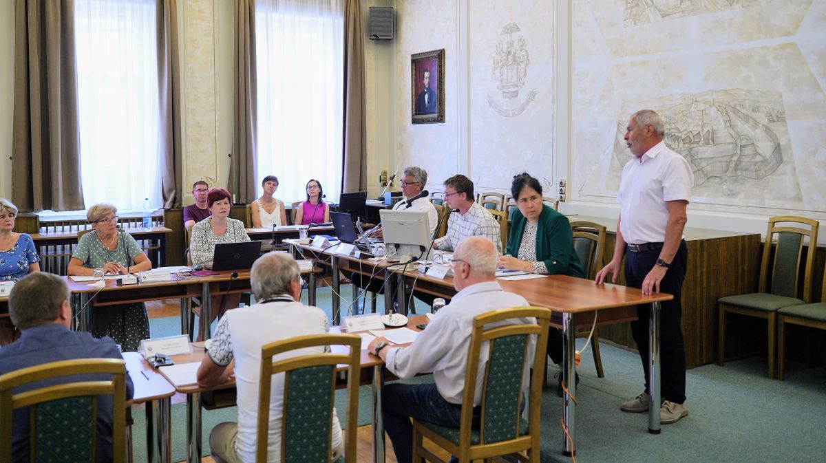 A csütörtöki testületi ülés előtt vették át mandátumukat a képviselők és a polgármester