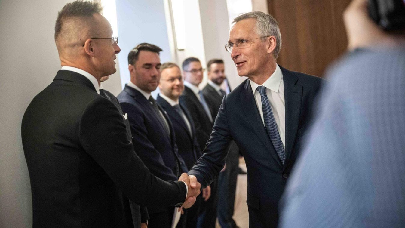 Szijjártó Péter: Magyarország és a NATO-tagországok többsége egészen másként látja a háború és a béke lehetőségét (videó)
