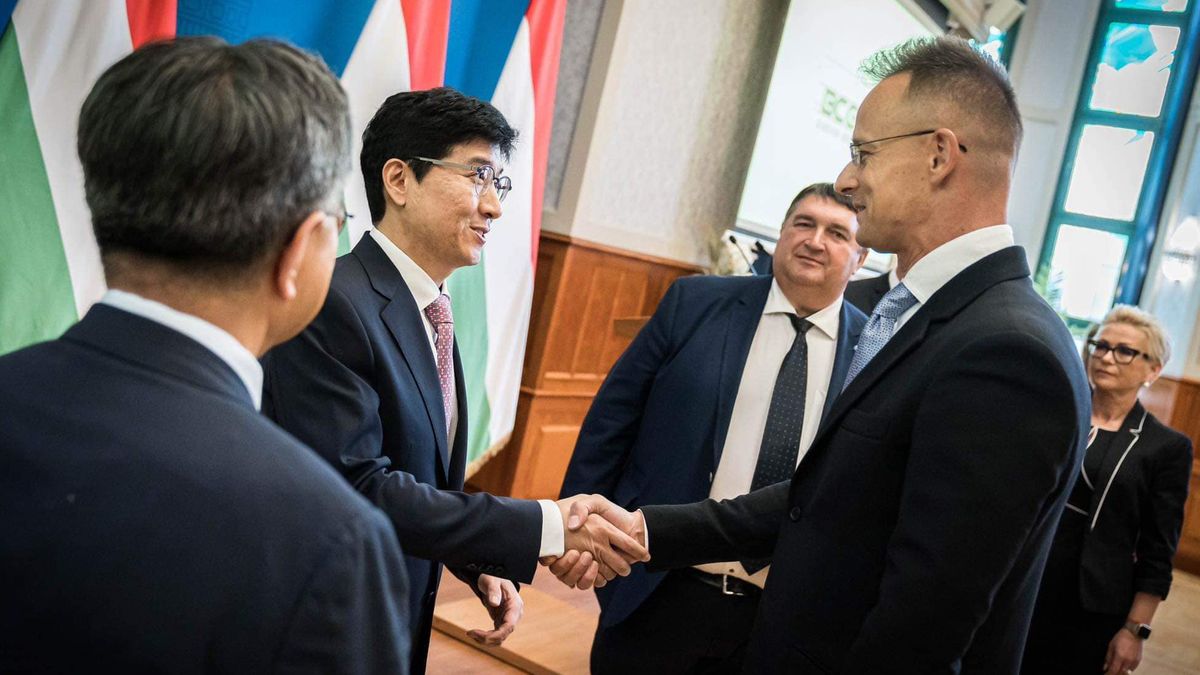 munkahelyteremtes, Szijjártó Péter, Dél-Korea, Becsó Zsolt