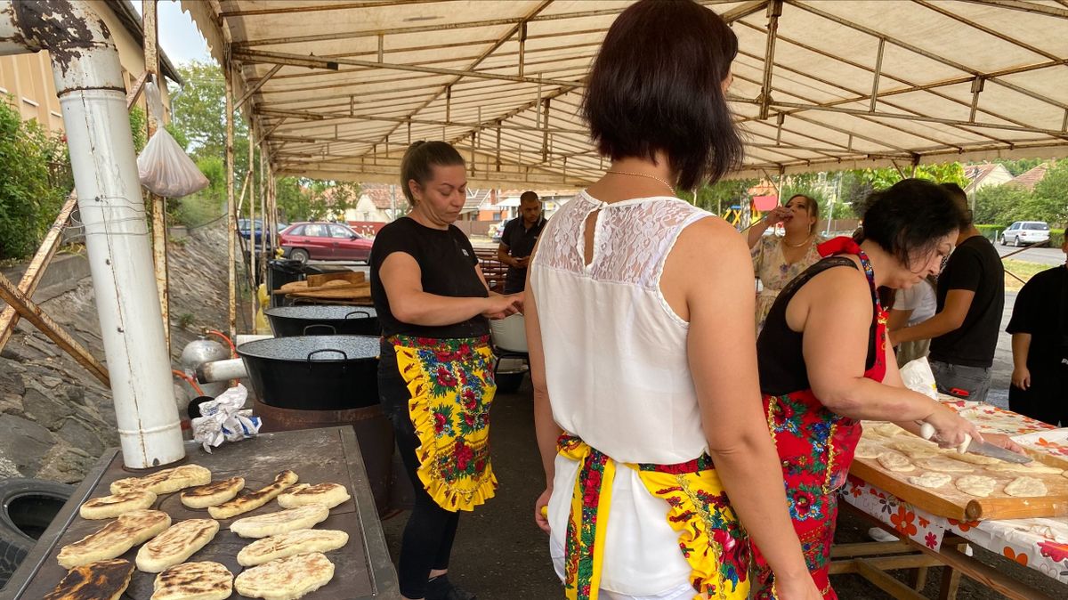 Roma fesztivál: tradicionális ételekkel is várták az érdeklődőket