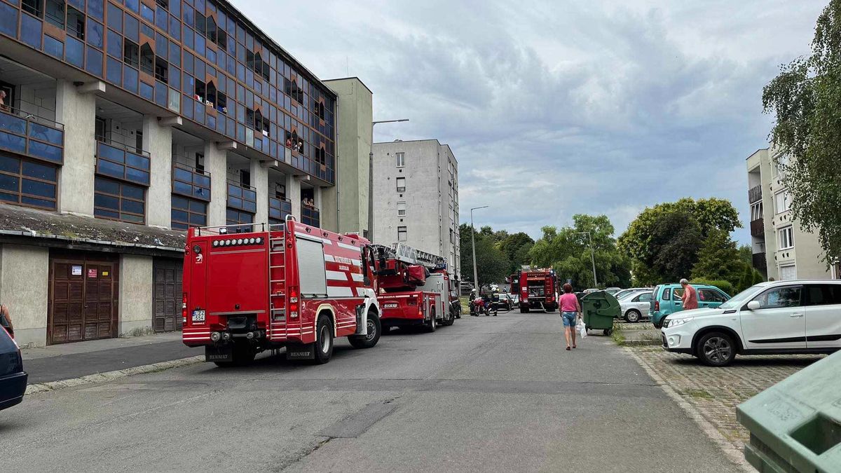 Előtető égett egy Gorkij körúti lakásnál