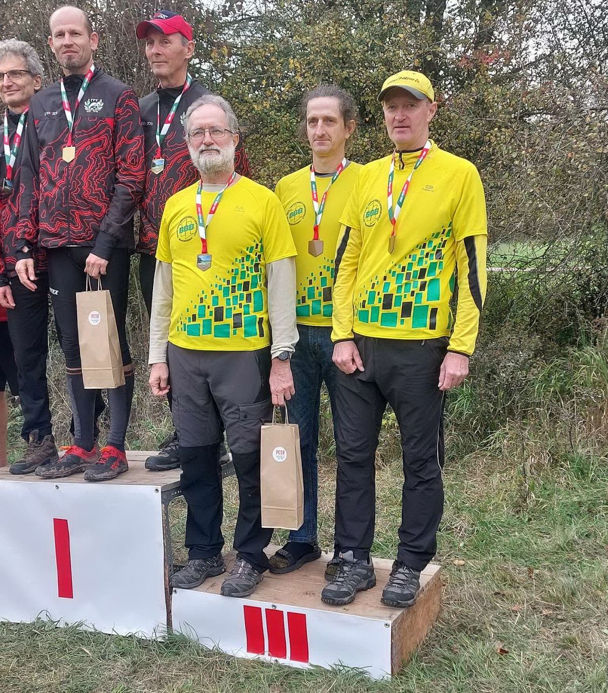 A Balassi BKSE triója (Kovács Gábor, Kovács Zoltán, Kovács Péter) bronzérmes helyen zárt