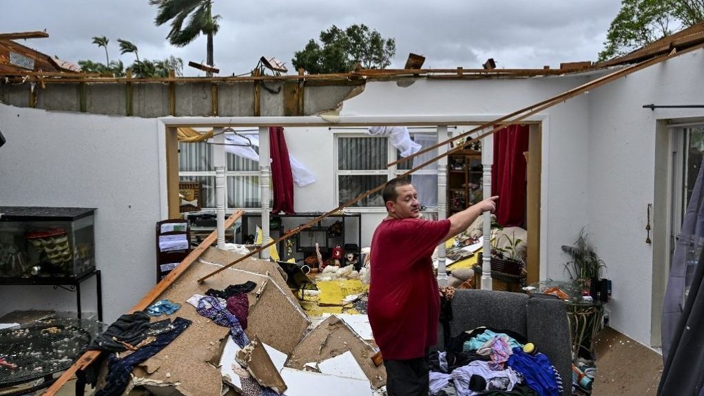 Tombolt a Milton hurrikán az Amerikai Egyesület Államokban