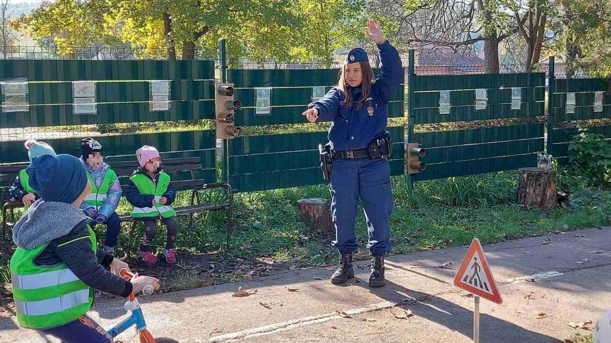 Bűnmegelőzési ismereteket is szerezhettek az apróságok