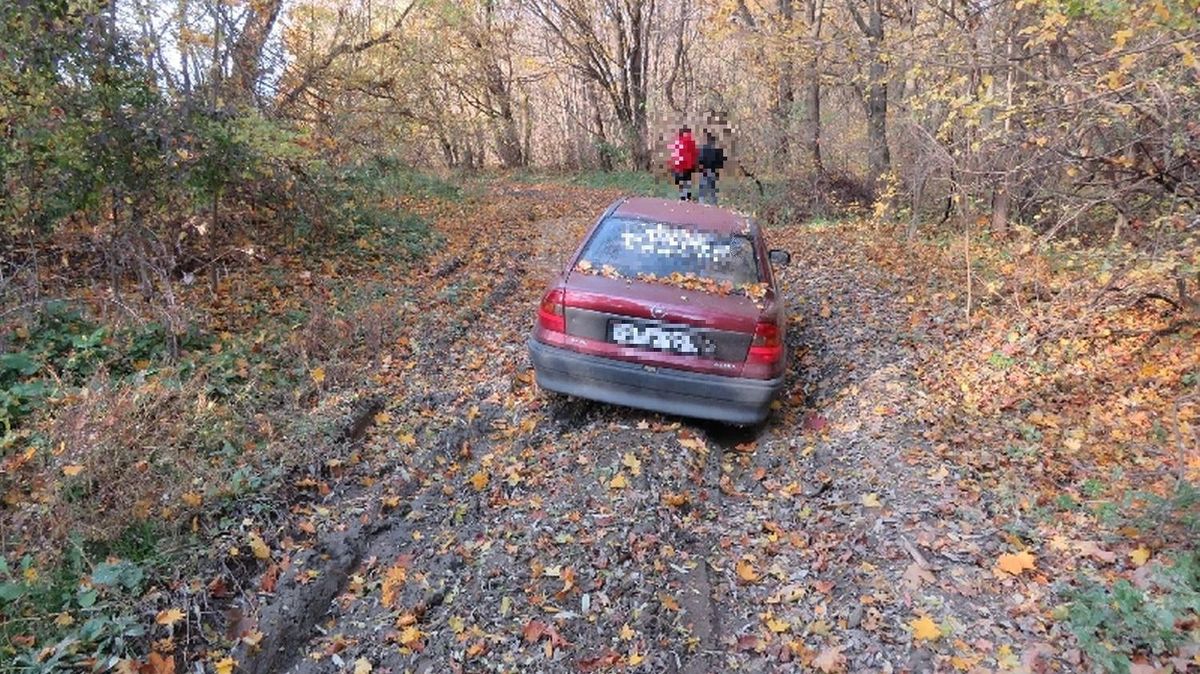 Elkötötte az autót a tari tolvaj