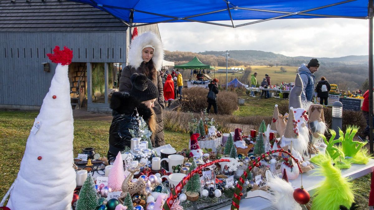 Az adventi vásár sokakat csalogatott Somoskőbe