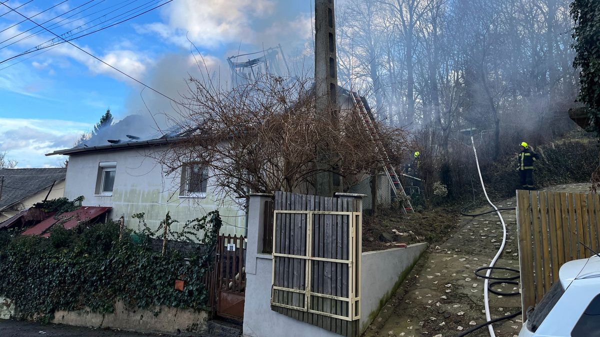Tűz ütött ki egy salgótarjáni családi házban
