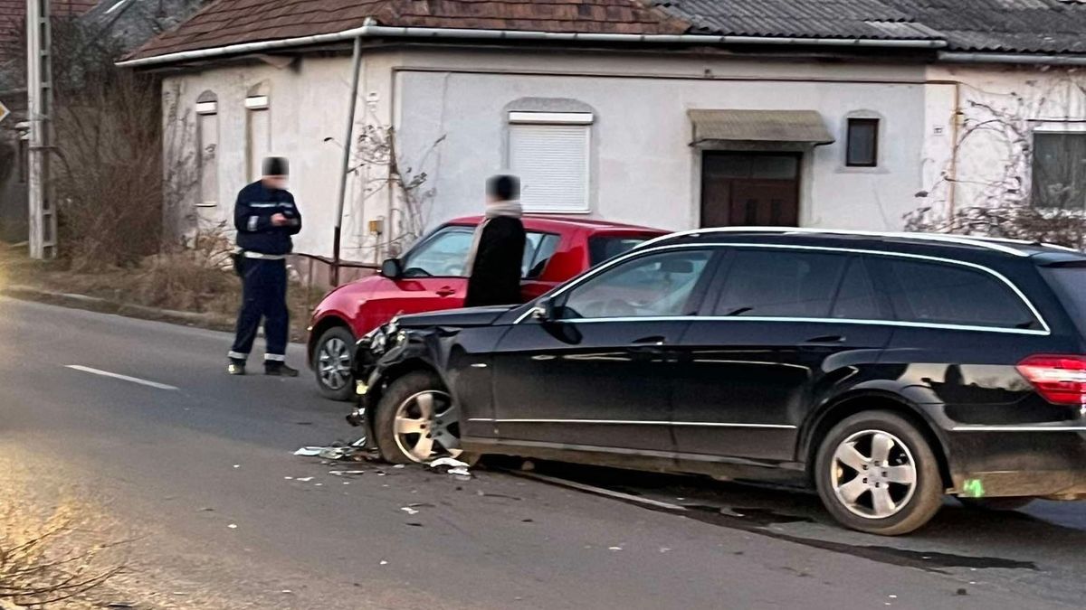 Baleset történt kedden délután a 21-es főúton, Somoskőújfaluban