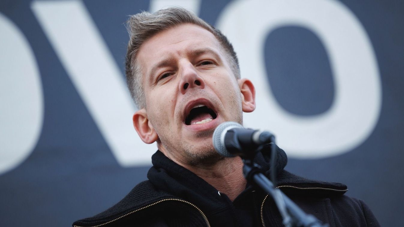 Nagy lebőgés: pár ember demonstrált csupán Magyar Péterék mellett