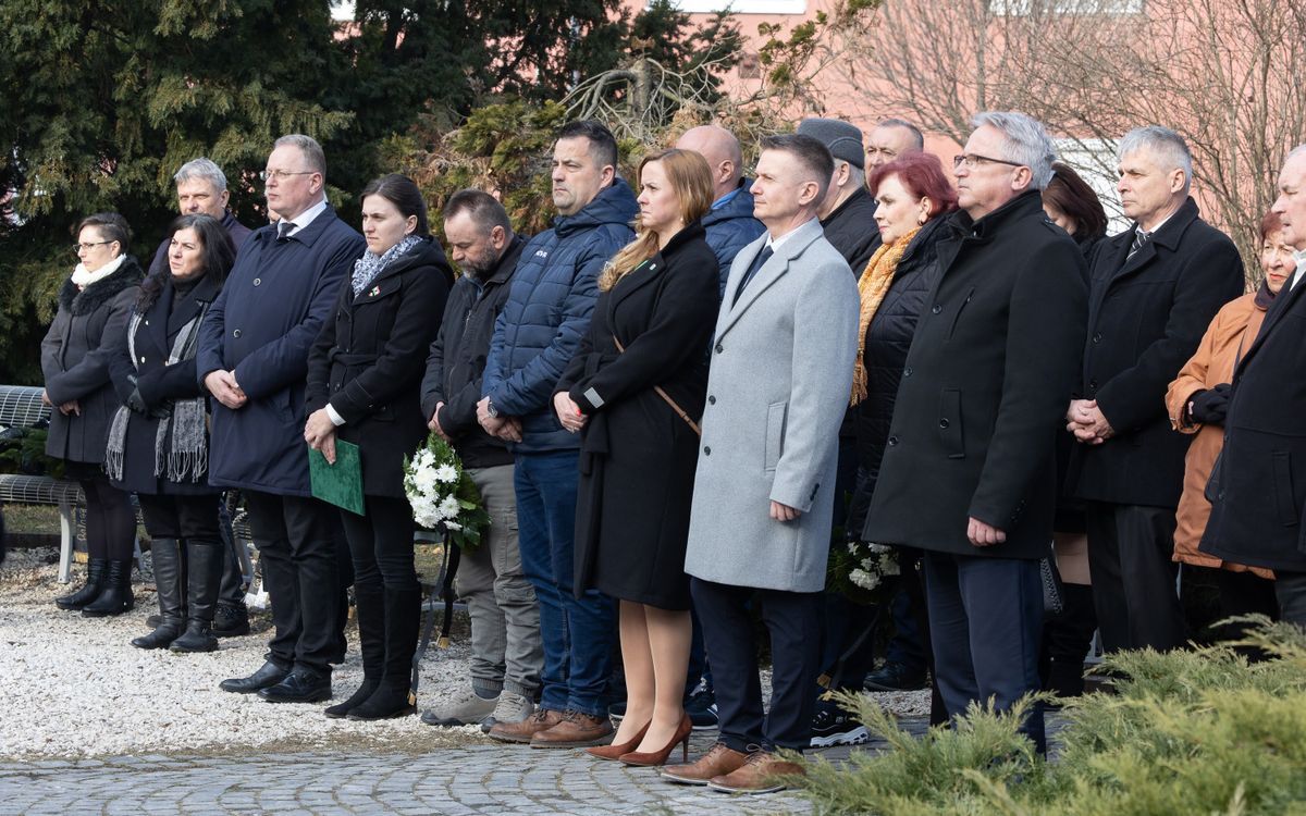 kommunizmus, kommunizmus áldozatainak emléknapja, megemlékezés, Salgótarján