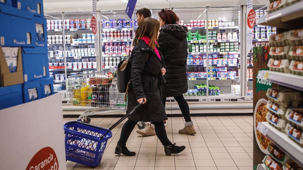 boltzár, Március 15., hétvégi boltzár, nemzeti ünnep