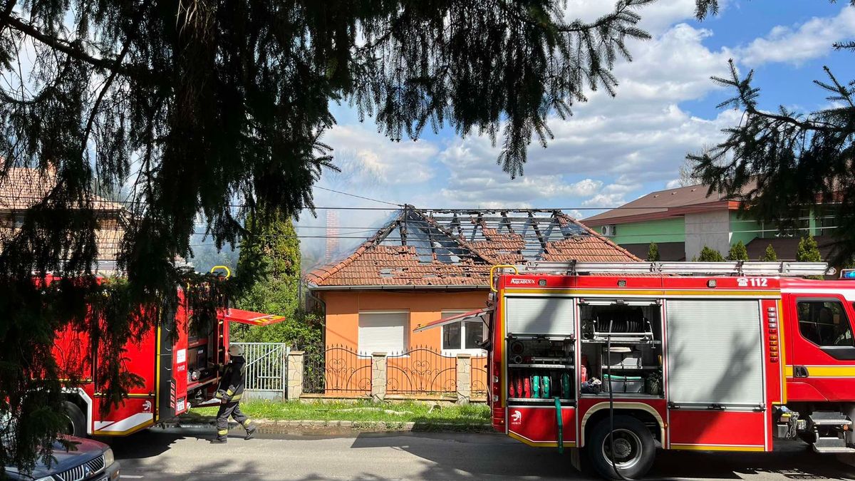 tűz, tetőszerkezet, Nógrádmegyer, családi ház