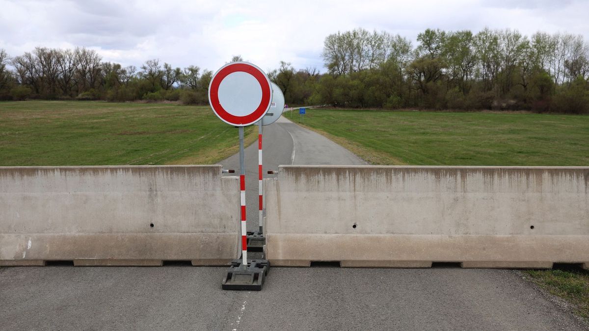 Útinform: Teljes útzárra készülhetünk fel a szlovák határ felé Forrás: Illusztrációs fotó: MW