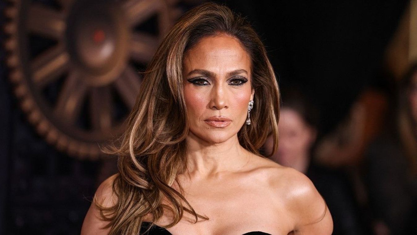 Melyik budapesti luxushotelben száll meg Jennifer Lopez?