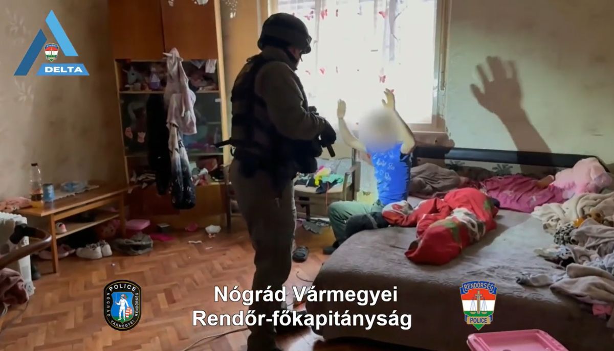 A drogterjesztő nőt, valamint fiát és édesanyját kedden, saját otthonukban kapták el a rendőrök