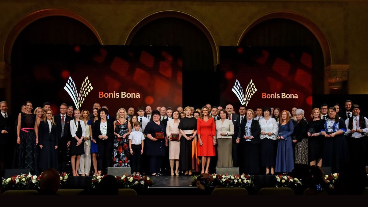 Az idei „Bonis Bona – A nemzet tehetségeiért” Díjátadó Gálán a salgótarjáni önkormányzat is elismerést kapott