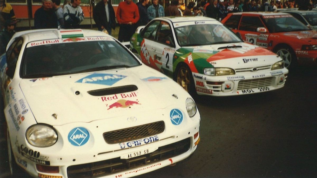 A Salgó Rallye Múzeumban történő kiállítás, a magyar járműkultúra és a raliversenyzés relikviáin keresztül mutatja be a motorsport hagyományait Salgótarjánban.
A képen a ’90-es évek ikonikus A csoportos autói.