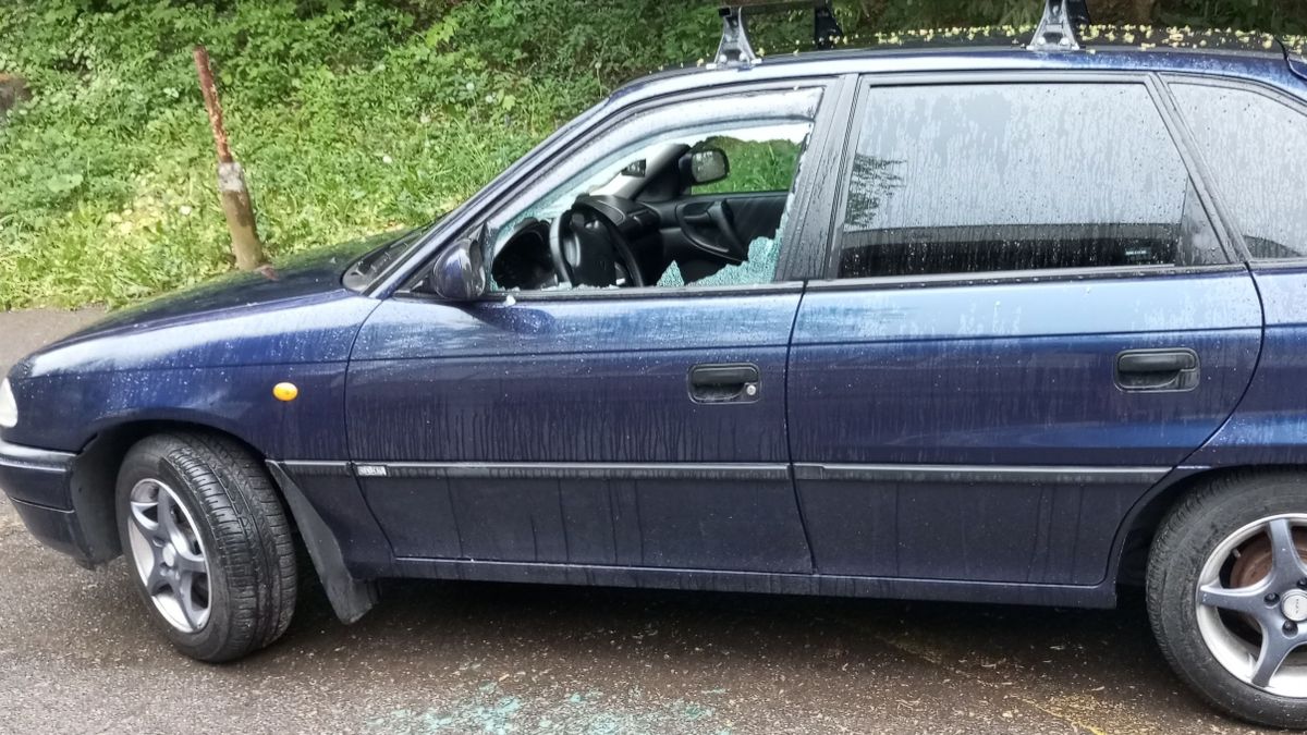 A rongálás után ez a kép fogadta az autó gazdáját
