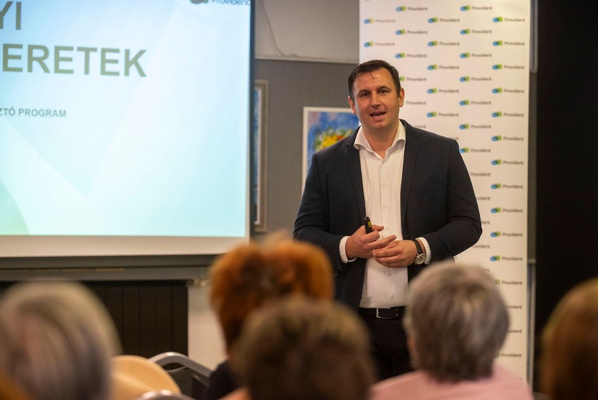 provident, pénzügyi ismeretek, nyugdíjasok, Salgótarján