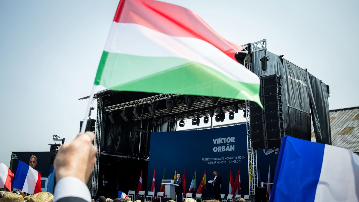Orbán Viktor: Ez nem migráció, hanem szervezett népességcsere (videó)
