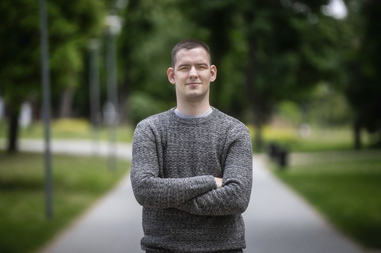Emberkereskedelemmel is "foglalkoztak" az online csalók. Mészáros Marcell százados, kiemelt főnyomozó számolt be a döbbenetes bűntényről
