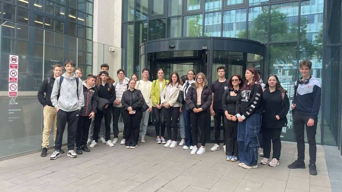 Skool! Fantasztikus projektben vehetettek részt a pásztói gimnázium pedagógusai és diákjai