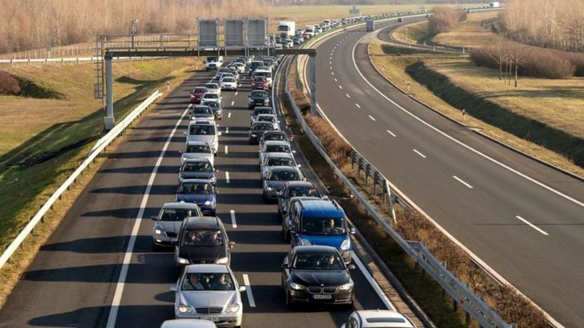 Brutális karambol az M3-ason, lezárták a sztrádát!, forrás: Szon.hu