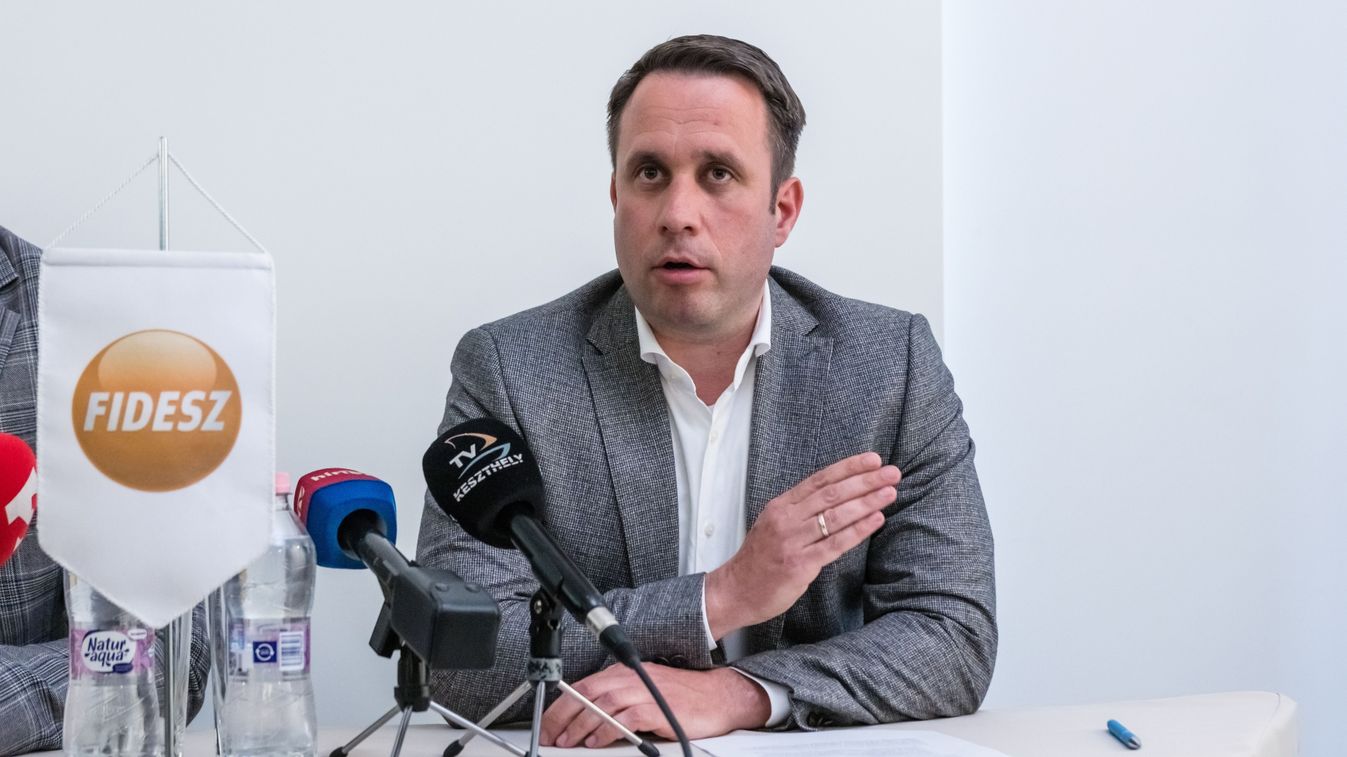 Dömötör Csaba: az Európai Bizottság mindent alá akar rendelni Ukrajna támogatásának
