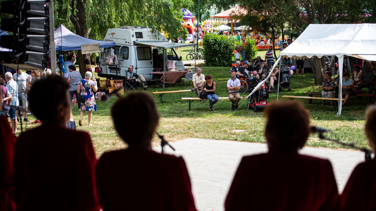 A herencsényi búcsú és falunap egyszerre ünnepli a hit, a hagyomány és a közösség erejét.