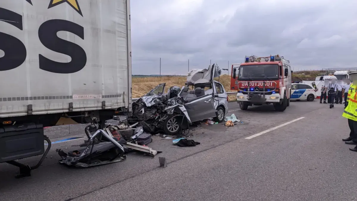 Halálos baleset az M1-es autópályán: az autóban heten utaztak, három felnőtt és négy gyerek