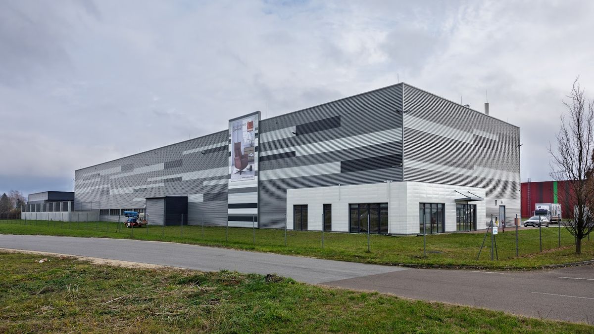 Kína után Bátonyterenyén nyit új gyárat a Modulax, a belga bútorgyártó cég