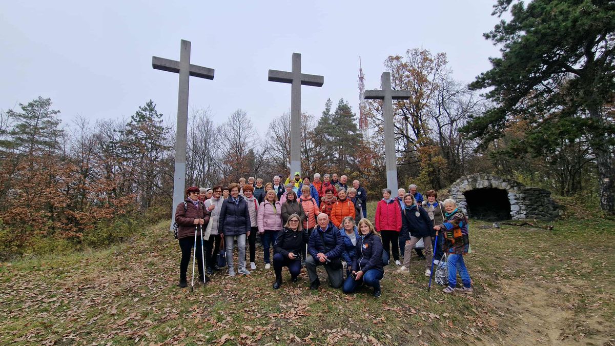 A résztvevők közösen felmentek a Kálváriára