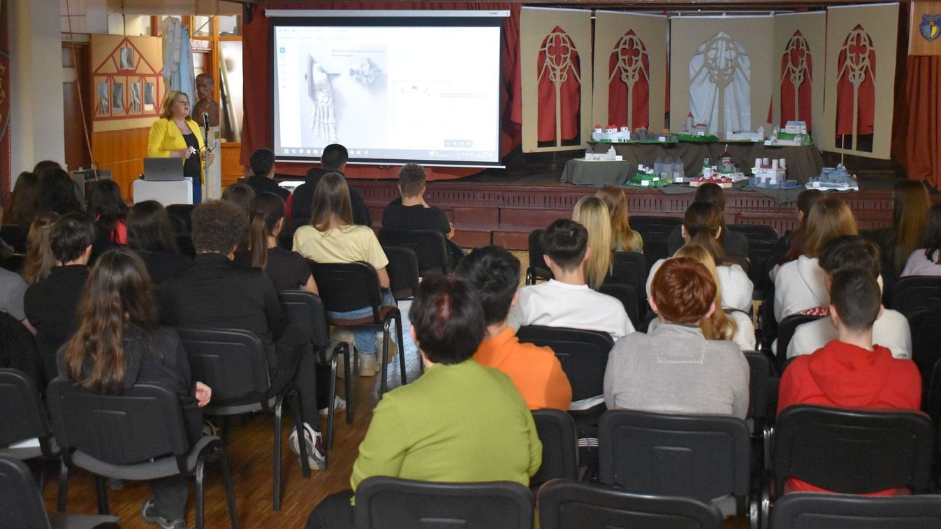 Érdekes és izgalmas előadást tartottak a salgótarjáni gimnáziumban
