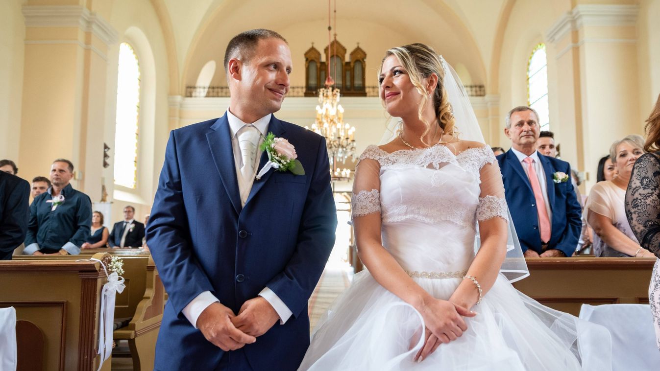 Kiállítás idézi fel a hűség, az összetartozás és az elköteleződés időtálló...